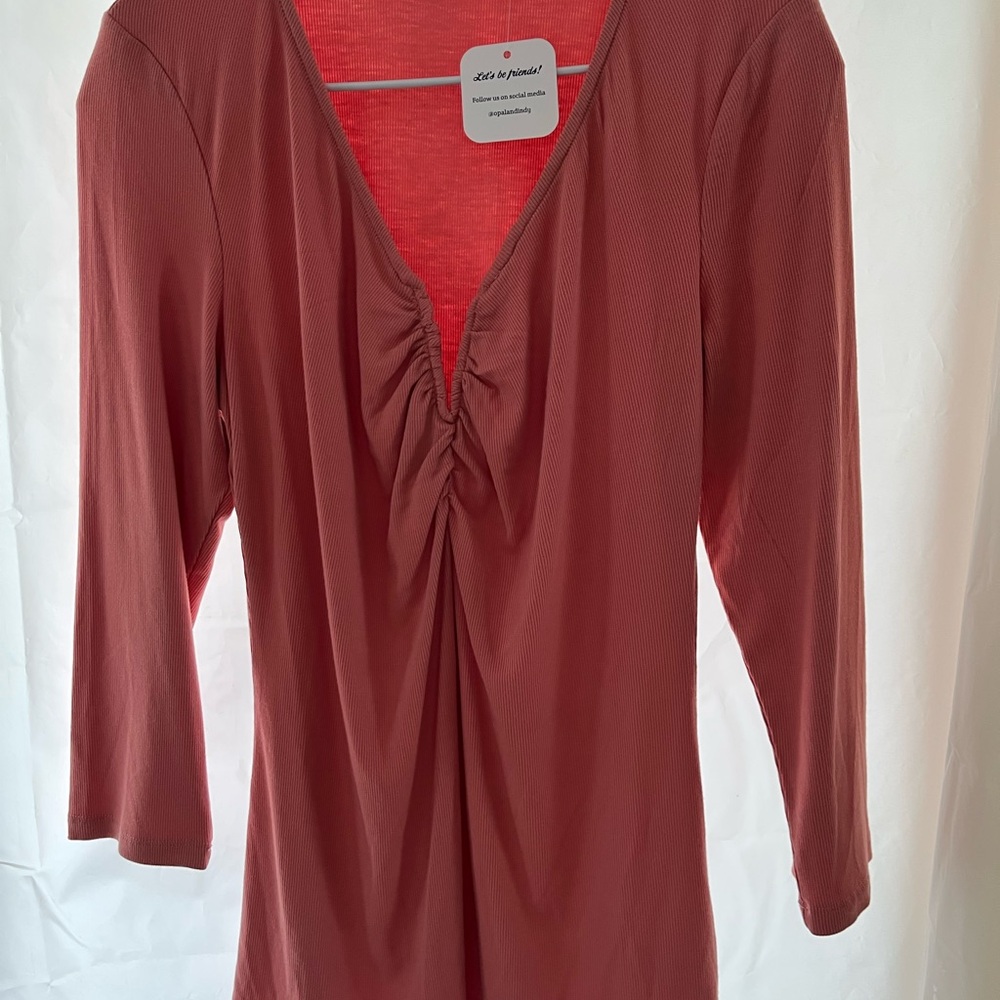 Ladies Doe & Rae stretch top new with tags size Large